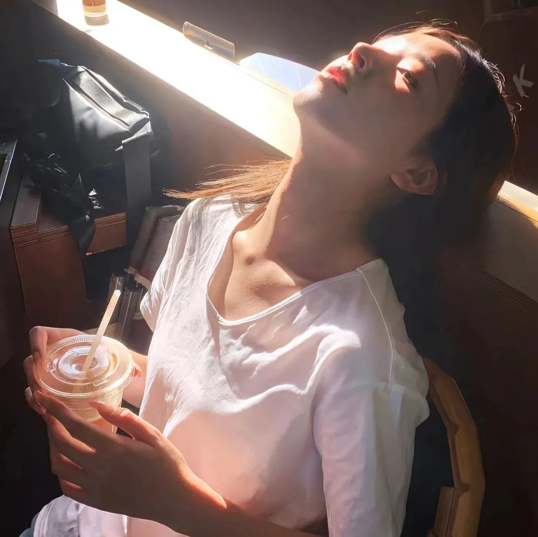 咬我还是爱我